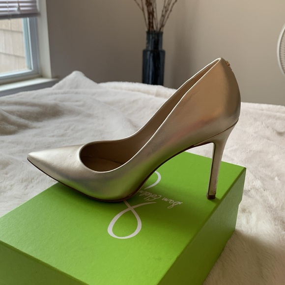 Sam Edelman Hazel Pumps in Gold - Picture 3 of 4